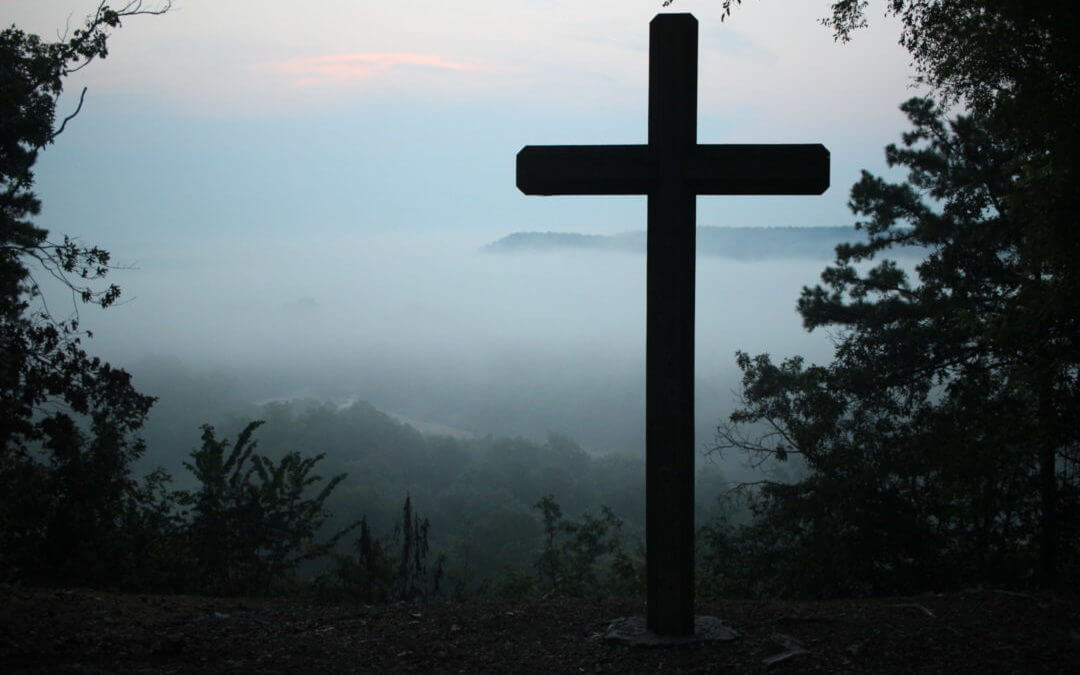 Croix dans un cimetière